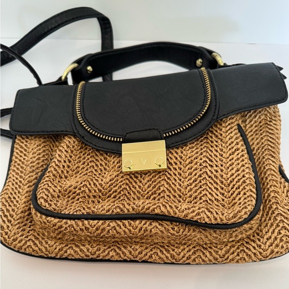 OLIVIA + JOY woven Straw Crossbody Bag - Picture 3 of 9